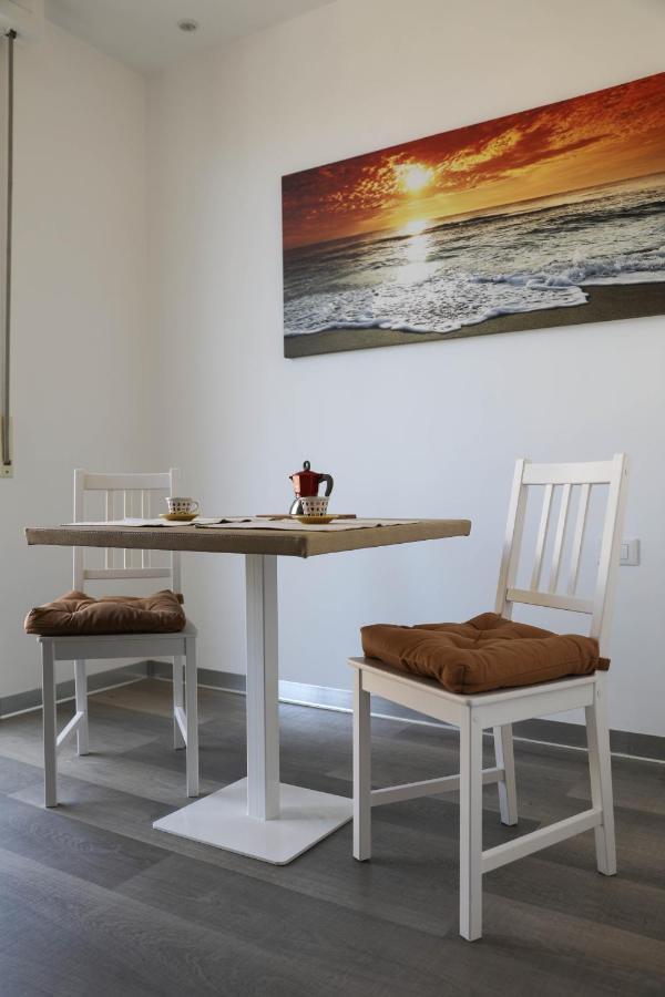 Interno 11 City View With Kitchen - 70 Mq Bari Exterior foto